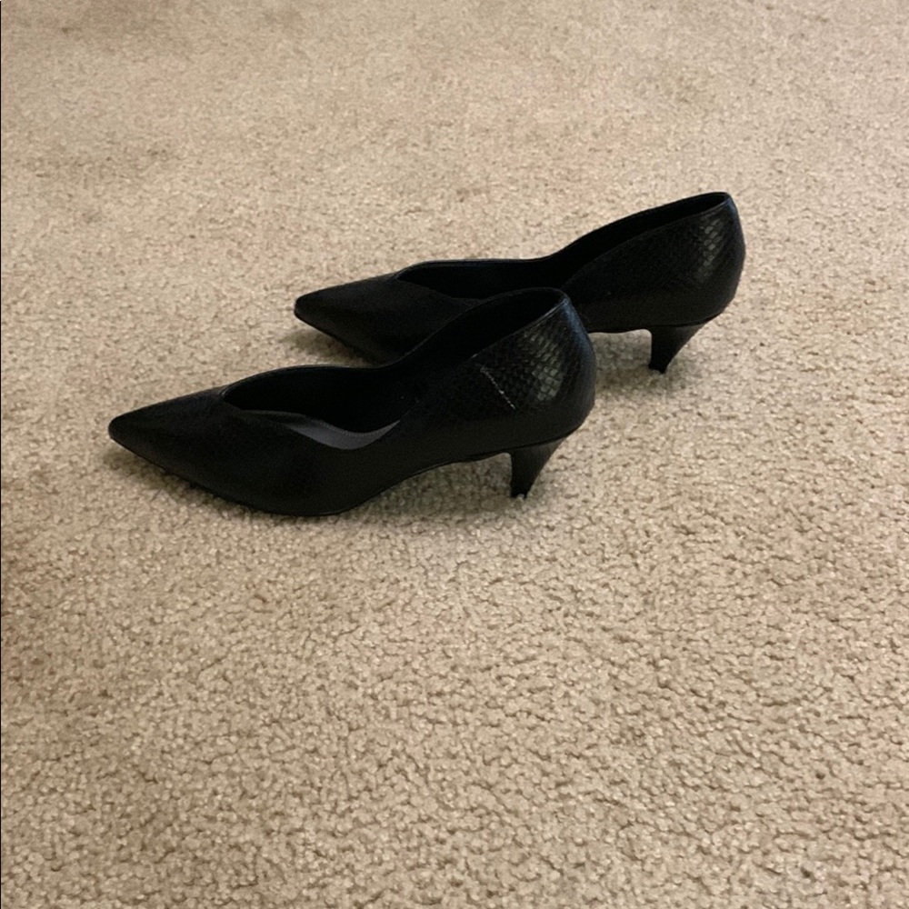 Elegant Black Women's Pumps
